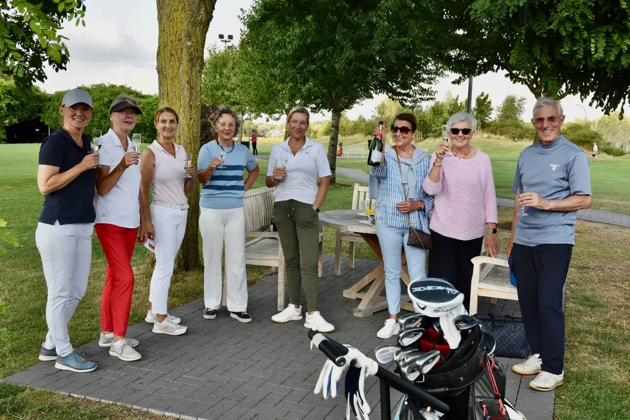 :::::Library:Containers:com.apple.mail:Data:Library:Mail Downloads:980AE198-0863-42DC-9DAA-A5D9671BF8E8:000_4864.jpeg