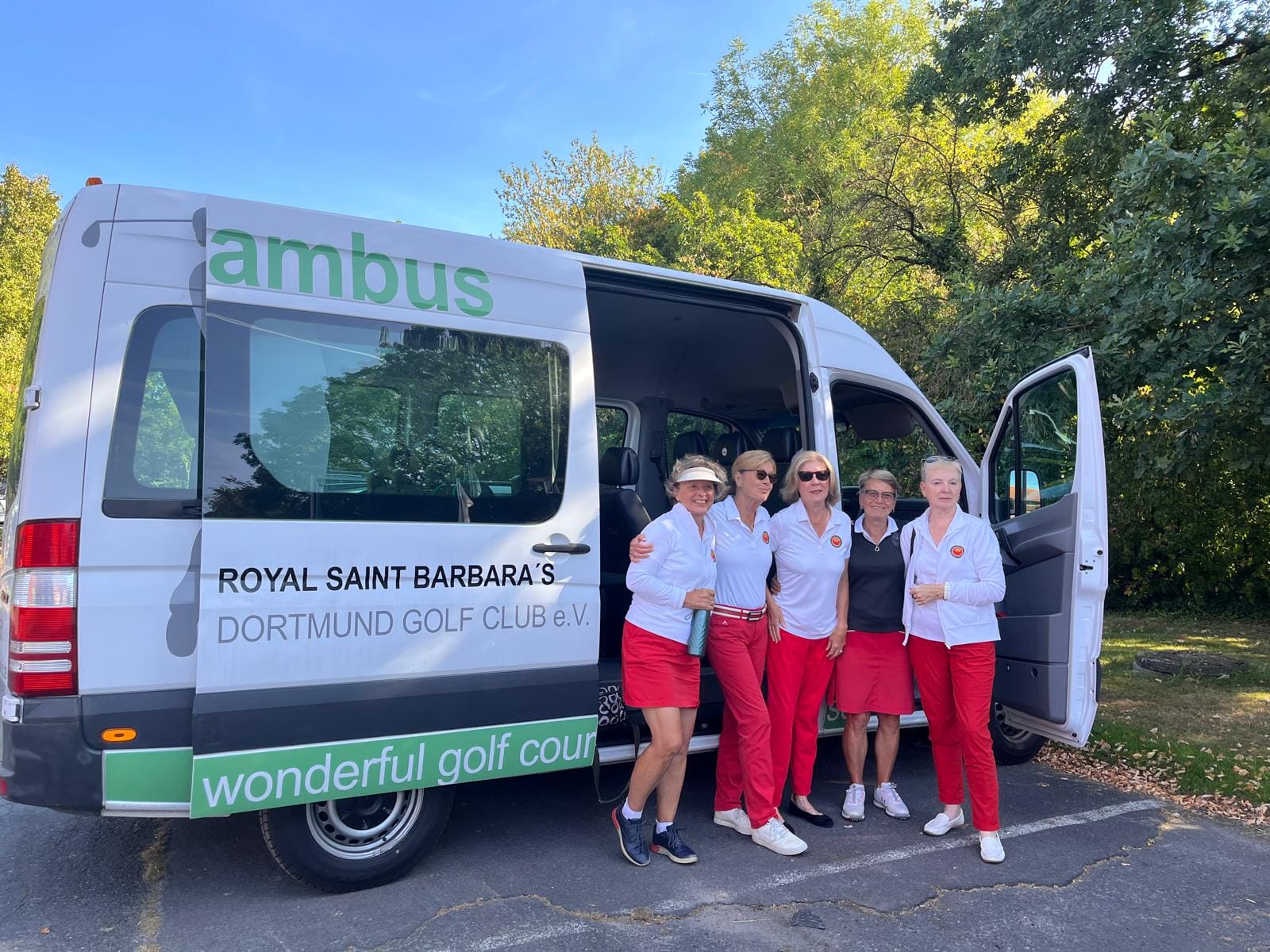 Die AK65 Frauen des Royal Saint Barbara's Fortmund Golf Club nach dem Stechen der 2. Liga